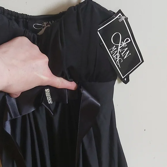 Dress - Picture 3 of 7